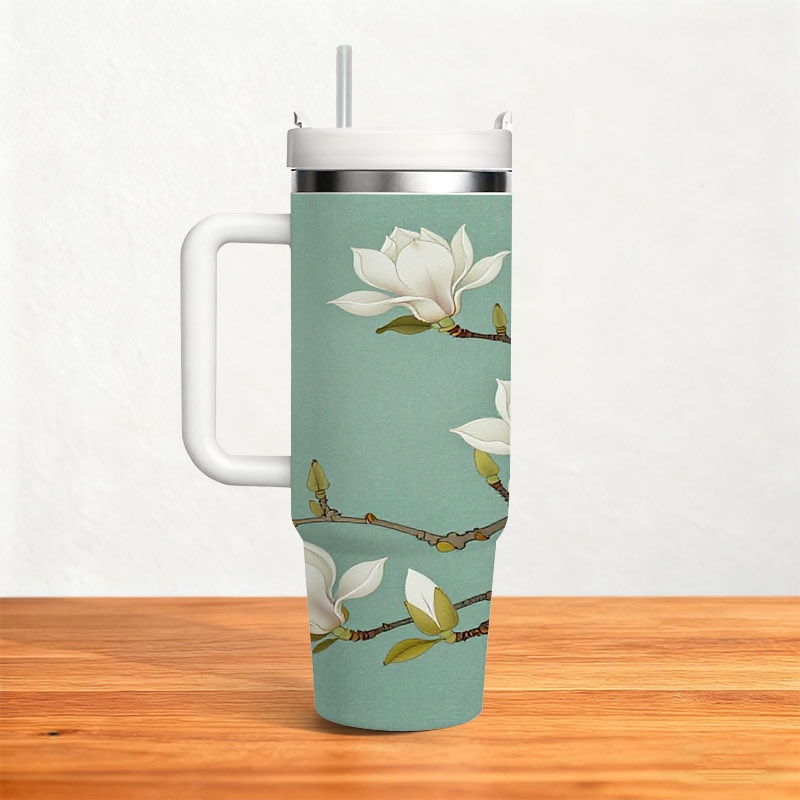 Sublimation Mug White - 40オンス ステンレス製断熱タンブラー（ストロー付き）、エレガントな白いマグノリアの花柄プリント、二重壁昇華プリントトラベルマグ、飲み物を18時間保温、36時間保冷、日常使いや誕生日プレゼントに最適